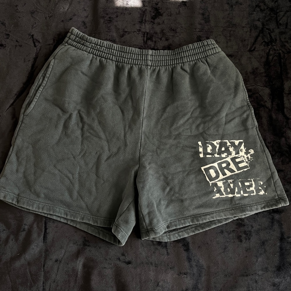 BRAND NEW! DAYDREAMER shorts